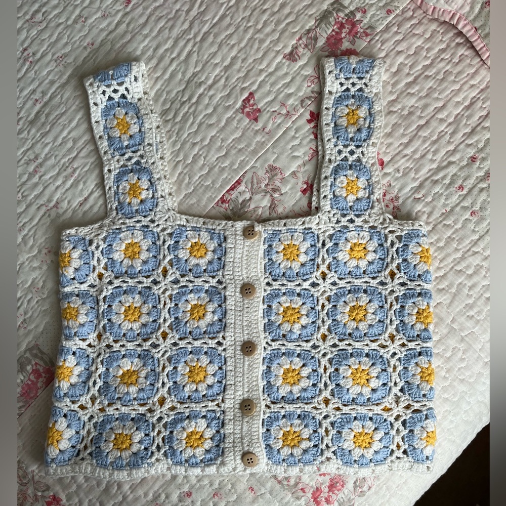Crochet Cropped Floral Vest